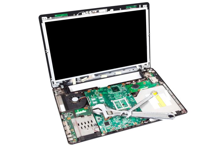 Geöffneter Laptop ohne Abdeckung und Tastatur mit dem Blick auf das Innenleben Geöffneter Laptop ohne Abdeckung und Tastatur mit dem Blick auf das Innenleben
